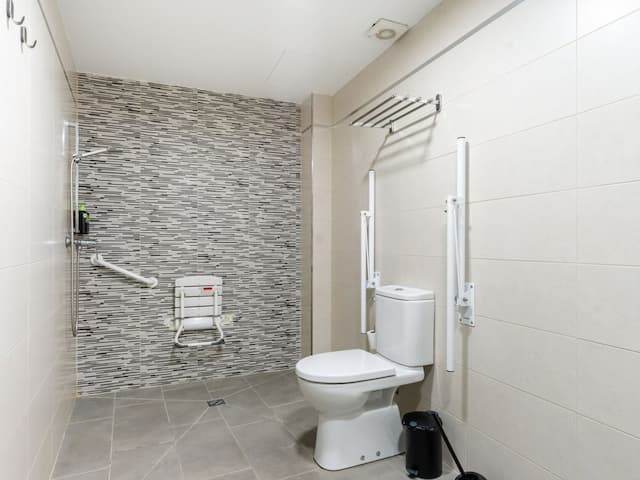 limehome Madrid La Bolsa-One-Bedroom Apartment - disability access-16