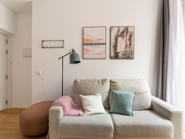 limehome Madrid La Bolsa-Studio Apartment with Balcony-17