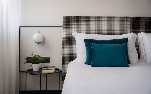 EUR 松樹公園別墅酒店-高級雙人或雙床房-2