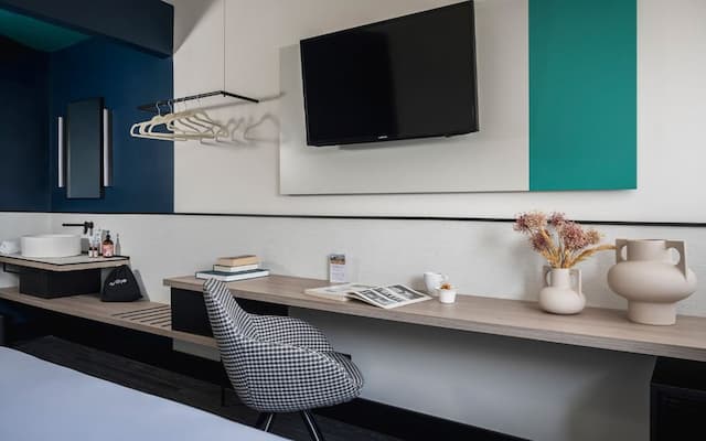 EUR 松樹公園別墅酒店-高級雙人或雙床房-3