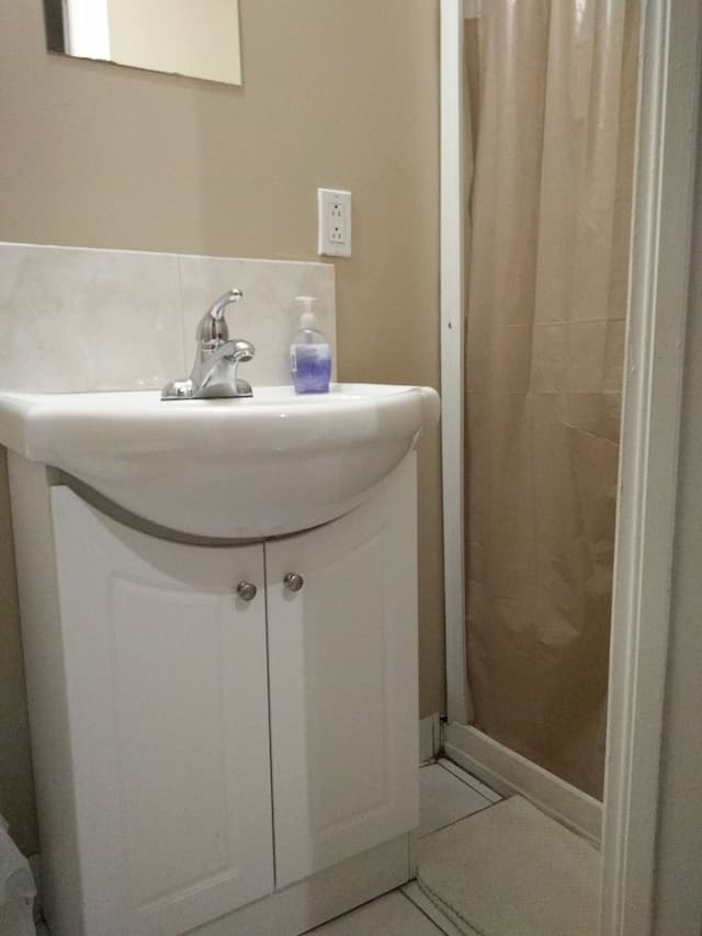 トロント トラベラーズ ホーム-Double Private, 1 Double Bed, Private  Bathroom-9