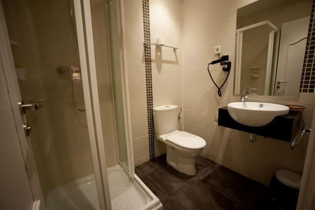 BCN 46 號旅館-三人房, 共用浴室-4