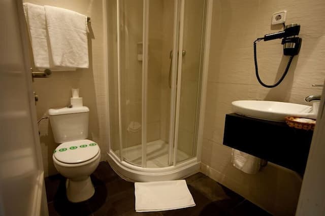 BCN 46 號旅館-四人房, 獨立浴室-4