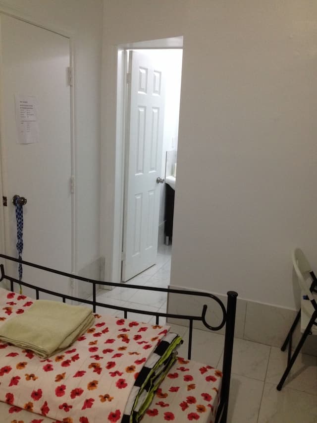 チャイナタウン トラベラーズ ホーム-トリプルルーム 専用バスルーム-1