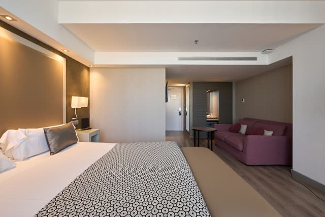 カタロニア スクエア-ジュニア スイート プライベートプール-4