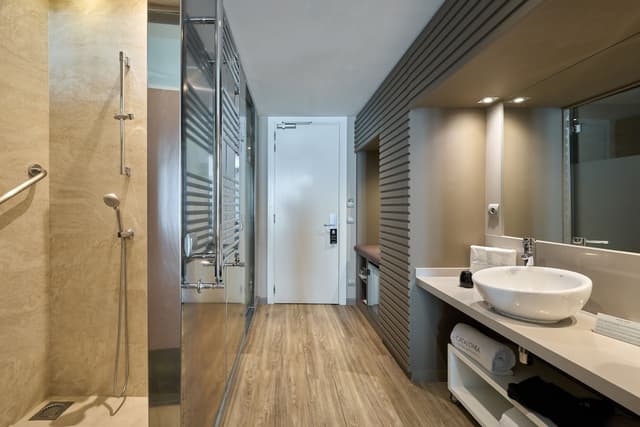 カタロニア スクエア-トリプルルーム-4