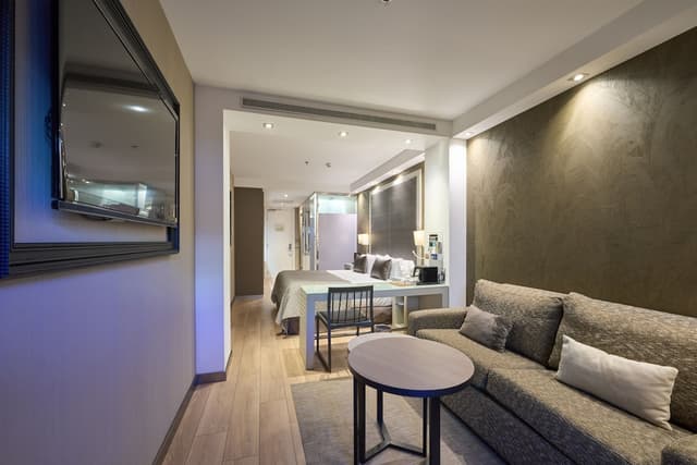 カタロニア スクエア-ジュニア スイート テラス (Single Use)-3