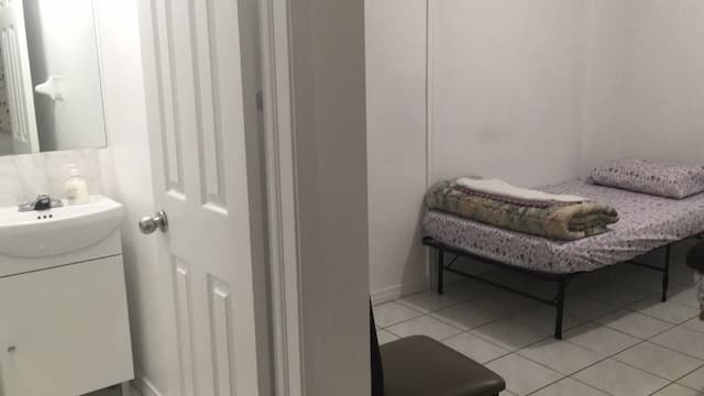 北多倫多旅客之家-雙人房, 非吸煙房 (Max 2 Guests)-2