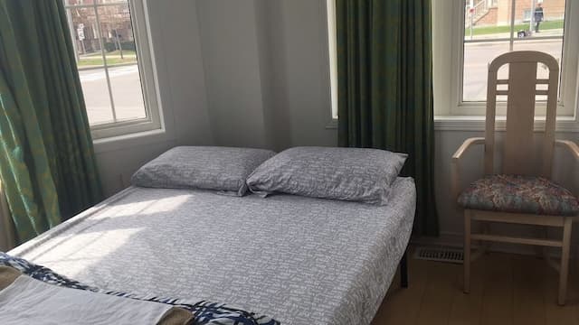 北多倫多旅客之家-雙人房單人入住, 1 張標準雙人床, 非吸煙房 (Max 1 Guest)-3