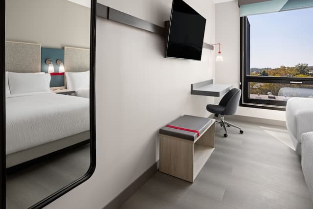 avid hotel Brooklyn Dyker Heights by IHG-标准房, 1 张特大床-2