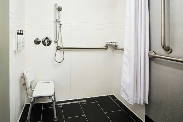 SpringHill Suites by Marriott New York Queens-Suite, 2 Queen Beds-7