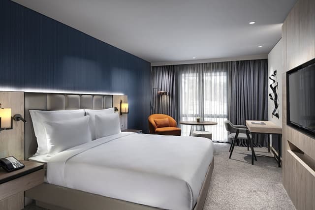 Crowne Plaza Istanbul Ortakoy Bosphorus by IHG-Premium Room, 1 King Bed (Bosphorus Bridge View)-1