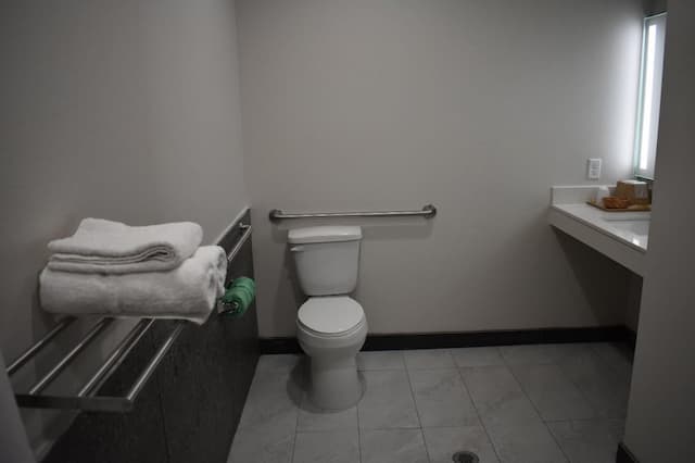 Bluestar 酒店-King Suite, Accessible, Non-smoking-12