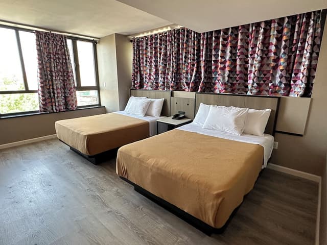 Regal Inn & Suites New York LaGuardia Hotel-豪華雙人房, 2 張加大雙人床, 非吸煙房-1