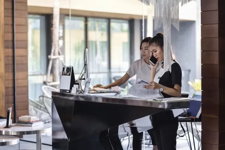 Check-in/check-out kiosk