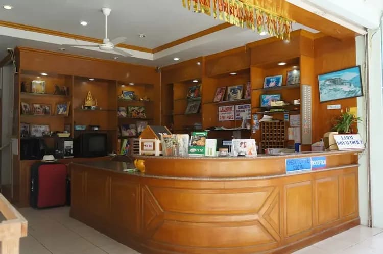 Check-in/check-out kiosk