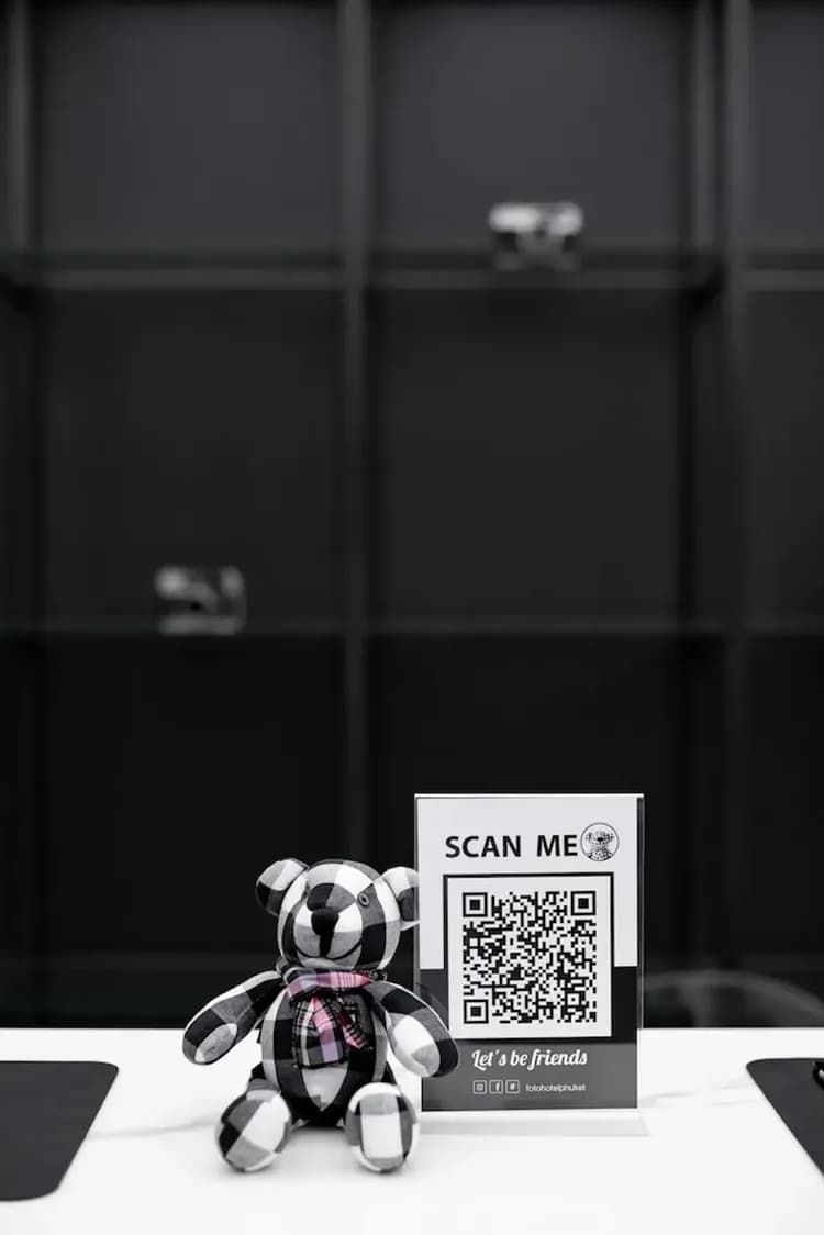 Check-in/check-out kiosk