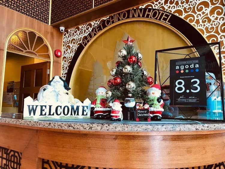 Check-in/check-out kiosk