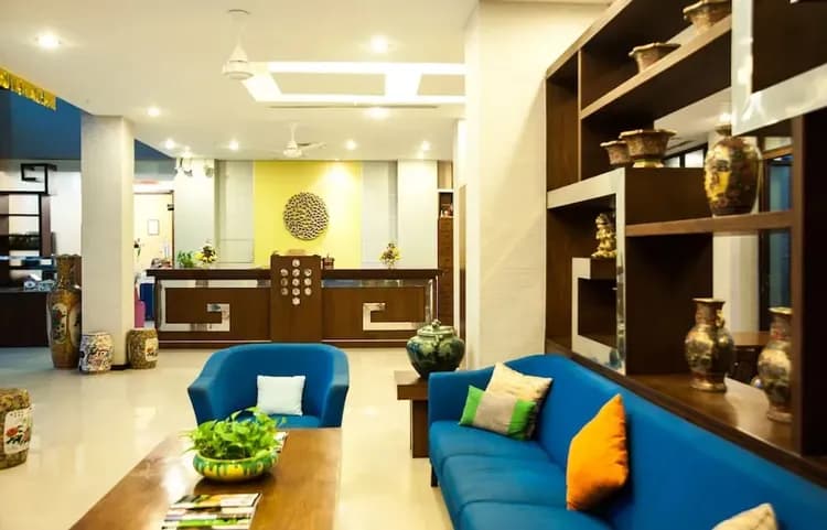 Lobby lounge