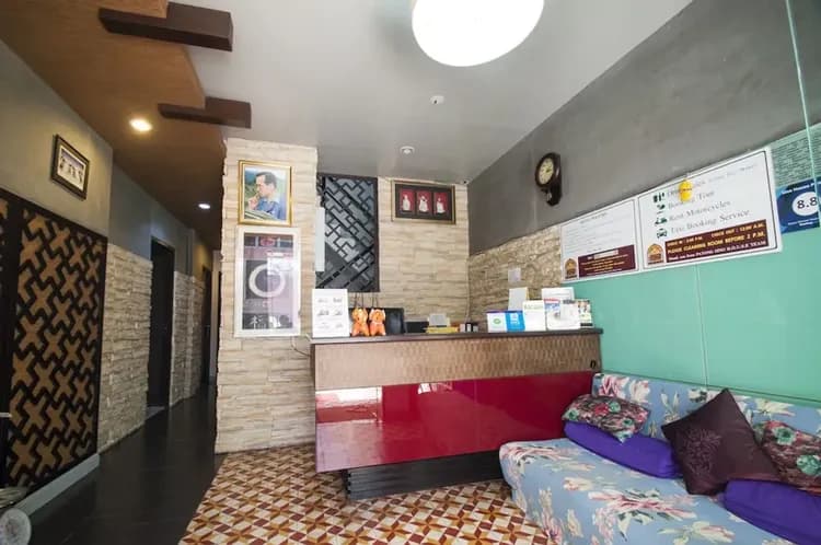 Check-in/check-out kiosk