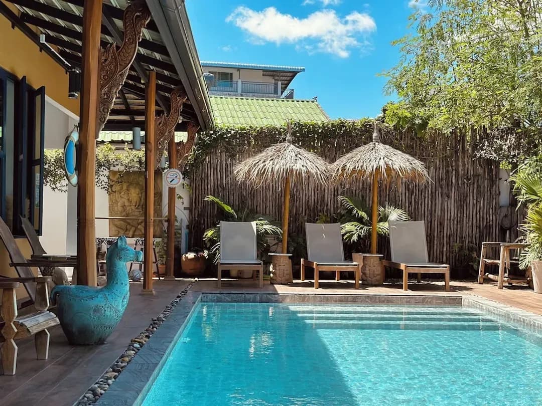 普吉府-露娜青年旅舍