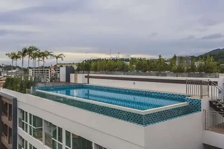 Rooftop pool