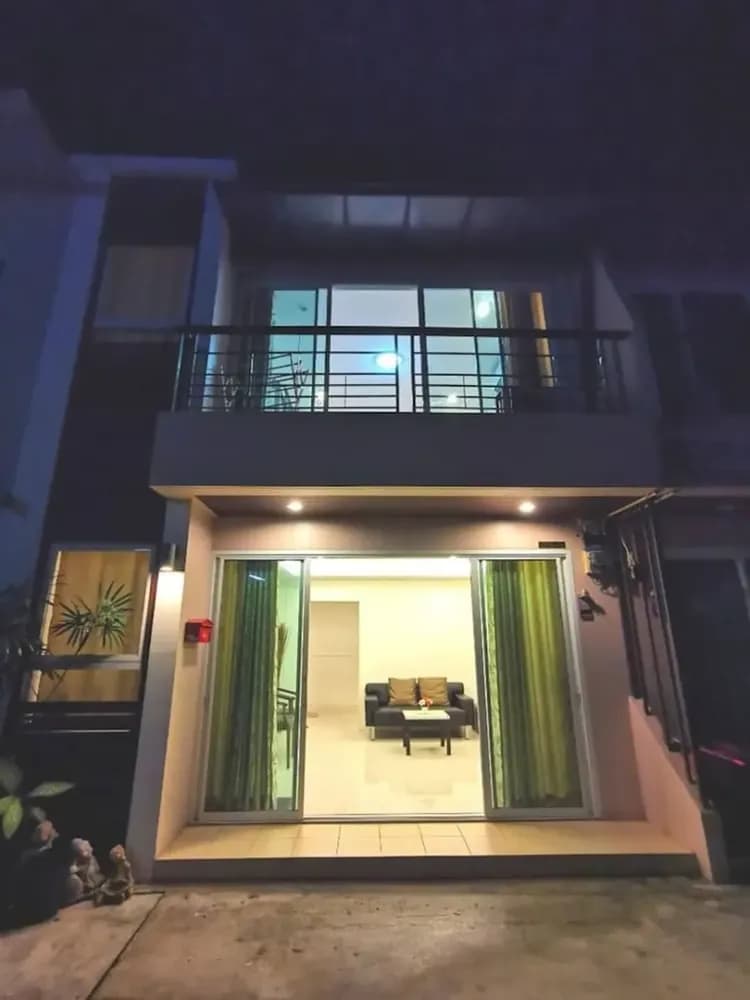 Front of property - evening/night