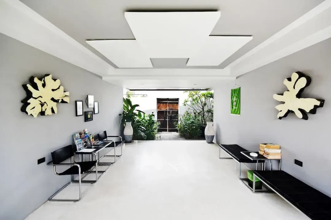 수랏타니-빌라 라바론