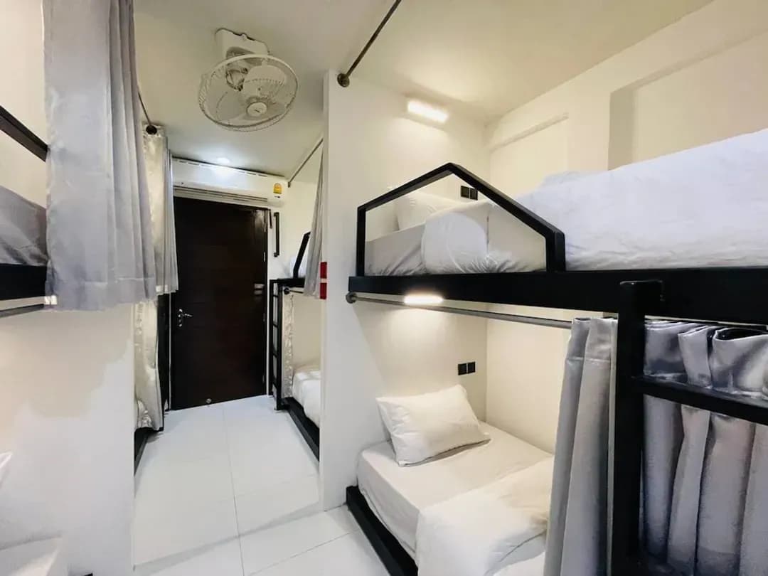 수랏타니-사무이 비치 호스텔