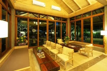 Check-in/check-out kiosk