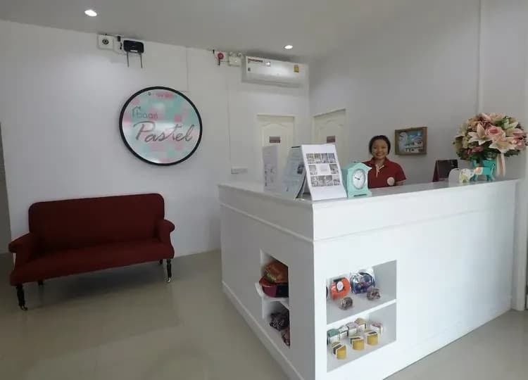 Check-in/check-out kiosk