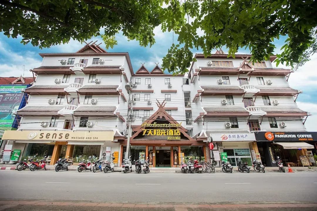 Chiang Mai-Chiang Roi 7 Days Inn