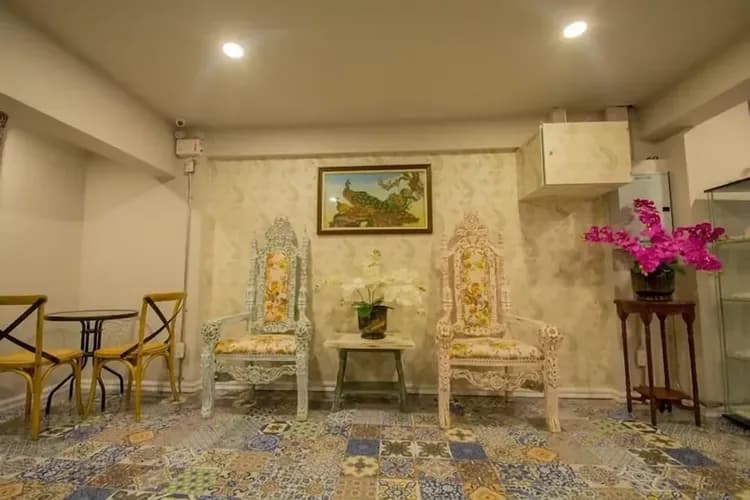 Lobby sitting area