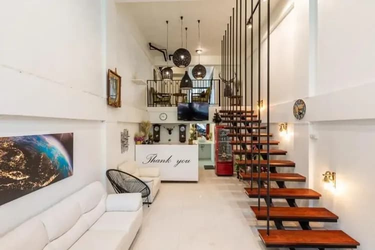 Check-in/check-out kiosk