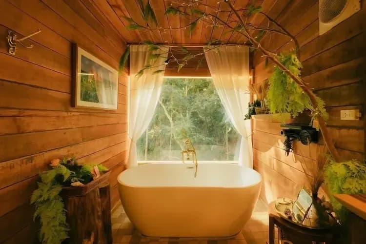 Deep soaking bathtub