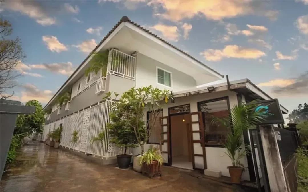 テーサバーンナコーン・チエンマイ-コンフィ コーナー ホテル