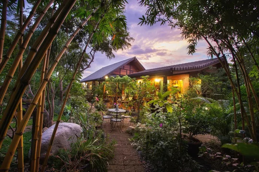 프라 나콘 씨 아유타야-카타니의 리버사이드 홈