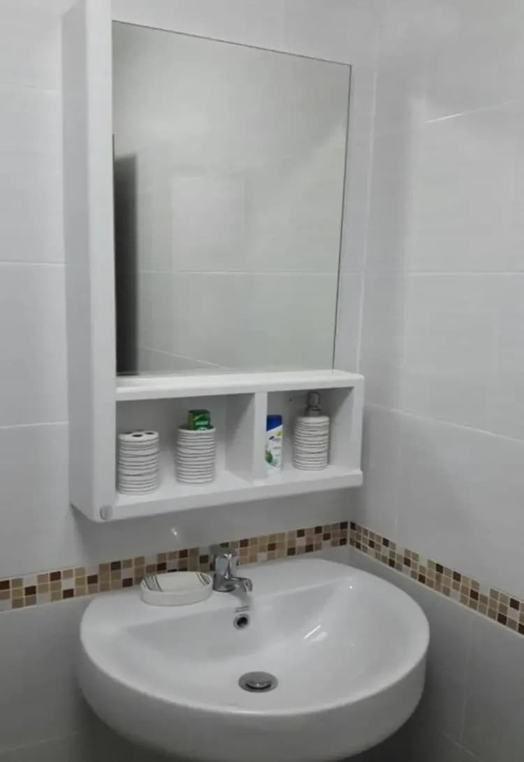 Bathroom sink