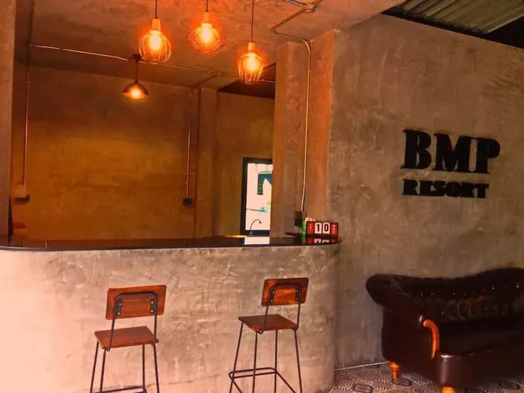 Check-in/check-out kiosk