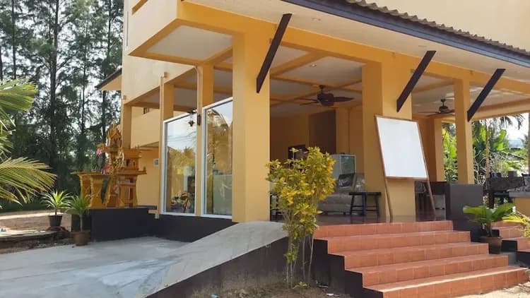 Check-in/check-out kiosk