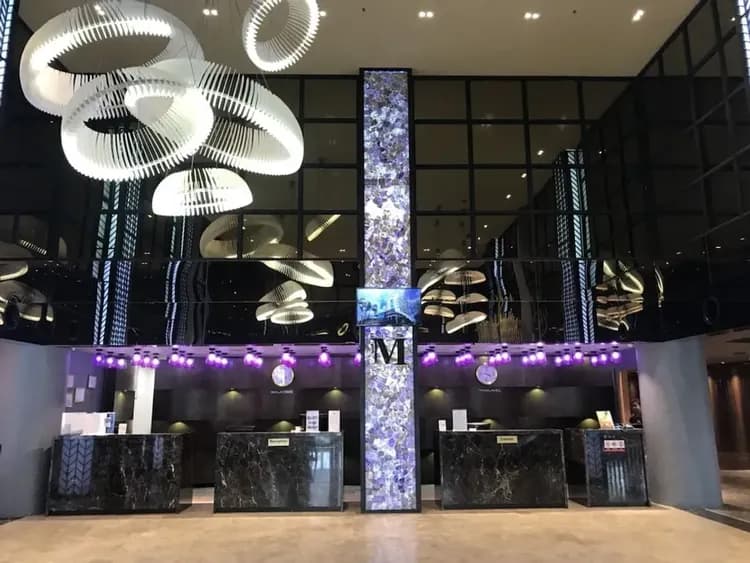 Check-in/check-out kiosk