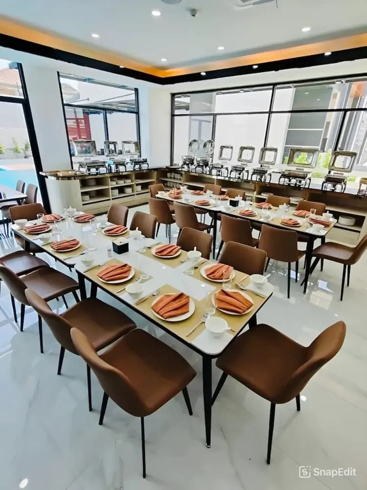 Breakfast area