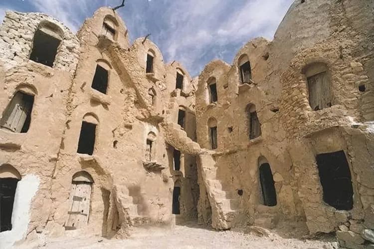 柏柏爾之旅(穴居屋+穀倉建築)