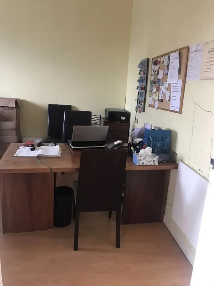 Check-in/check-out kiosk