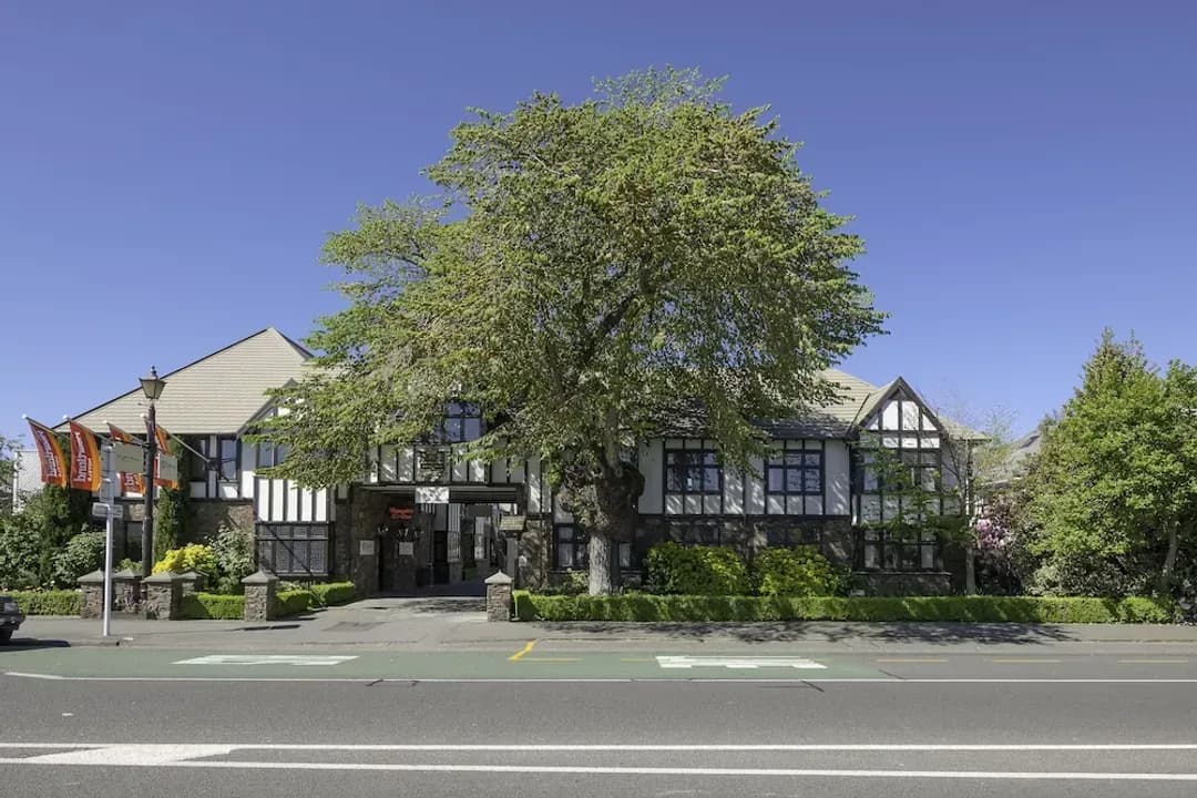 Canterbury District-Scenic Hotel Cotswold