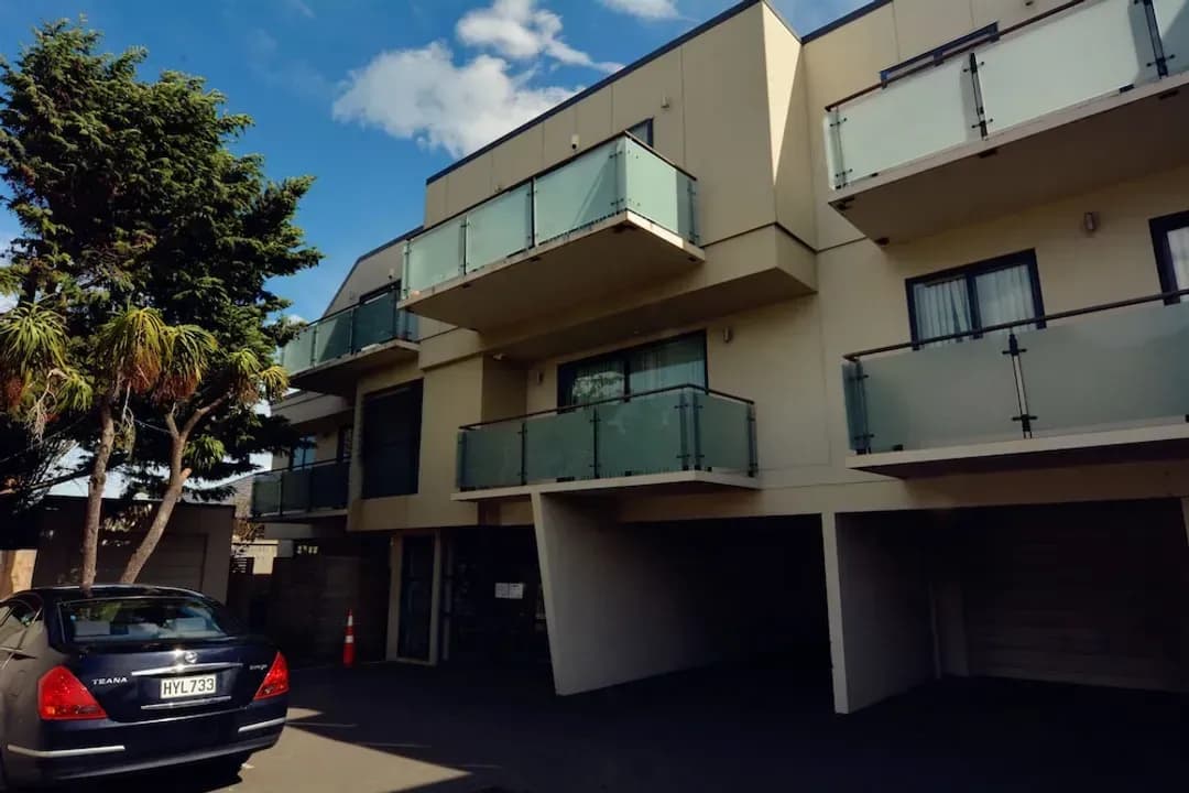 Canterbury District-Beachlife Apartments