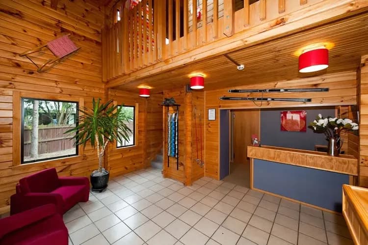 Check-in/check-out kiosk