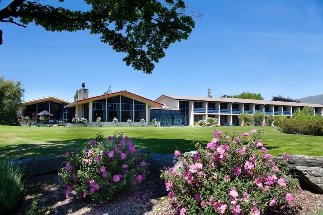 Otago District-Wanaka Hotel