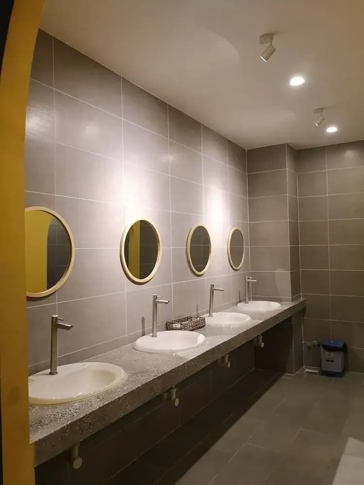 Bathroom sink