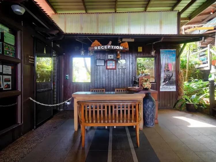 Check-in/check-out kiosk